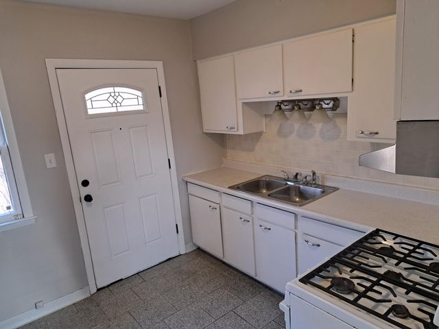 667 Dekalb Street, Gary, IN 46403