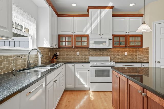 1730 Briam Court, Valparaiso, IN 46383