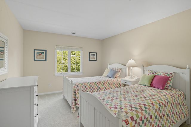 1730 Briam Court, Valparaiso, IN 46383
