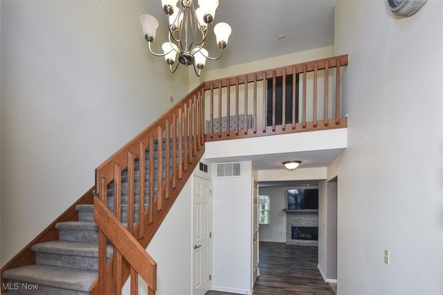 9945 Twelve Oaks Circle, Strongsville, OH 44136