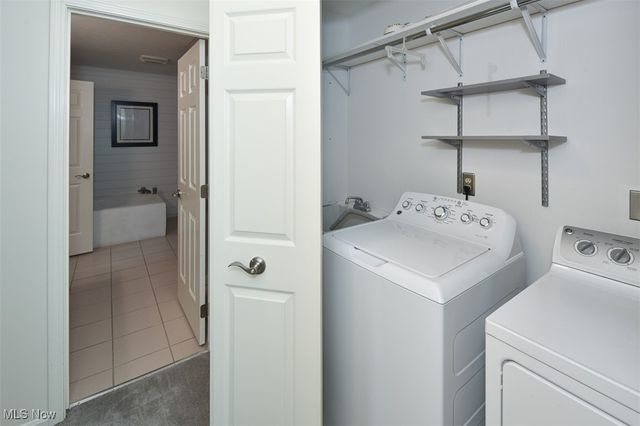 9945 Twelve Oaks Circle, Strongsville, OH 44136