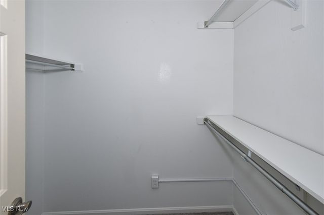 9945 Twelve Oaks Circle, Strongsville, OH 44136