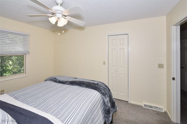 9945 Twelve Oaks Circle, Strongsville, OH 44136