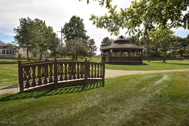 9945 Twelve Oaks Circle, Strongsville, OH 44136