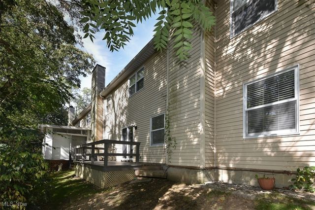 9945 Twelve Oaks Circle, Strongsville, OH 44136