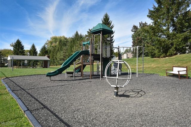 9945 Twelve Oaks Circle, Strongsville, OH 44136