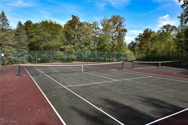 9945 Twelve Oaks Circle, Strongsville, OH 44136