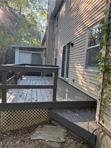 9945 Twelve Oaks Circle, Strongsville, OH 44136