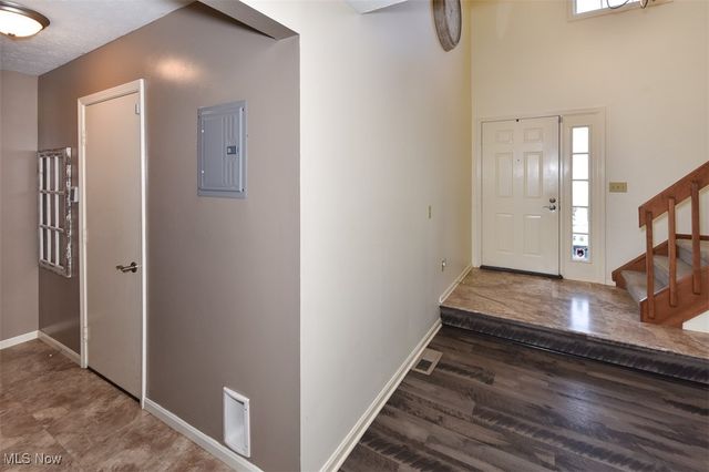 9945 Twelve Oaks Circle, Strongsville, OH 44136