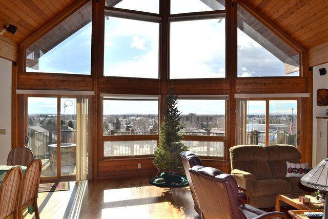 6231 KEMP HILL DR, Cheyenne, WY 82009