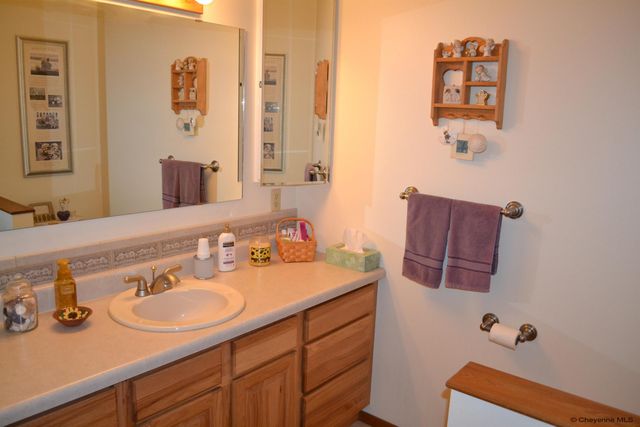 6231 KEMP HILL DR, Cheyenne, WY 82009