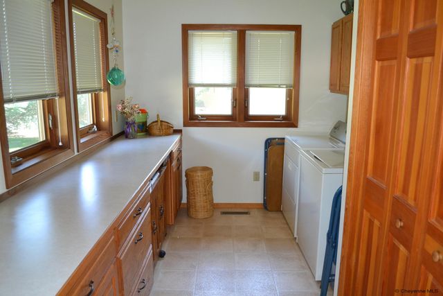 6231 KEMP HILL DR, Cheyenne, WY 82009