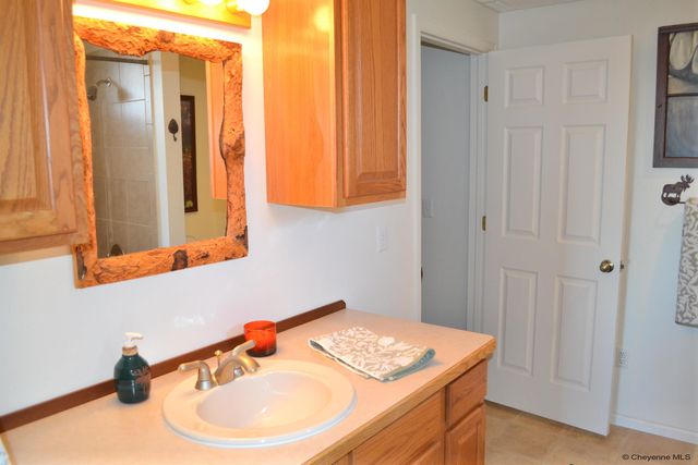 6231 KEMP HILL DR, Cheyenne, WY 82009