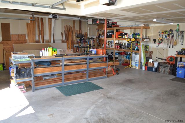 6231 KEMP HILL DR, Cheyenne, WY 82009