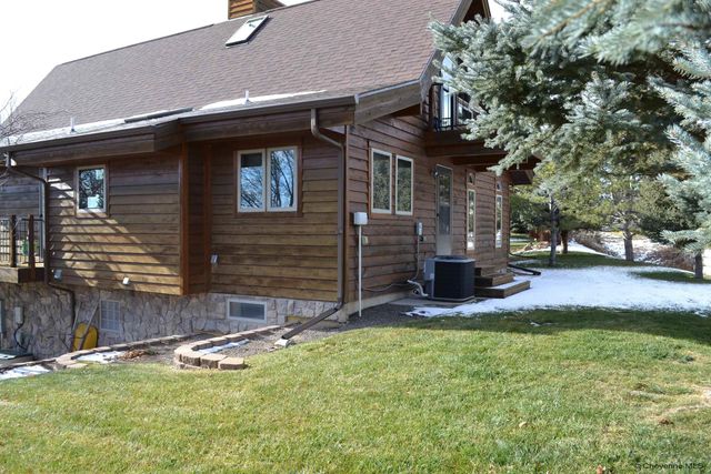 6231 KEMP HILL DR, Cheyenne, WY 82009