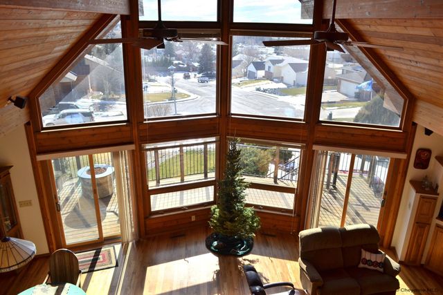 6231 KEMP HILL DR, Cheyenne, WY 82009