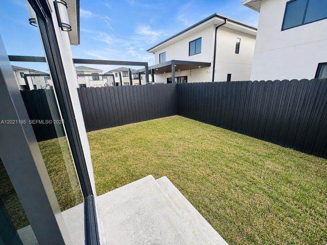 1312 NW 3rd St 1312, Florida City, FL 33034