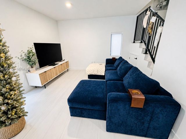 1312 NW 3rd St 1312, Florida City, FL 33034