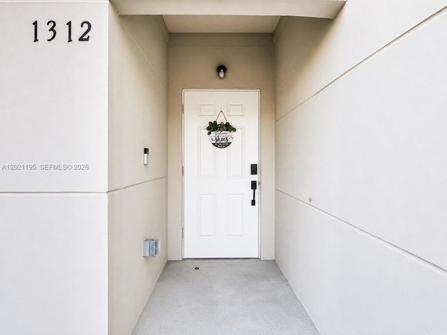 1312 NW 3rd St 1312, Florida City, FL 33034