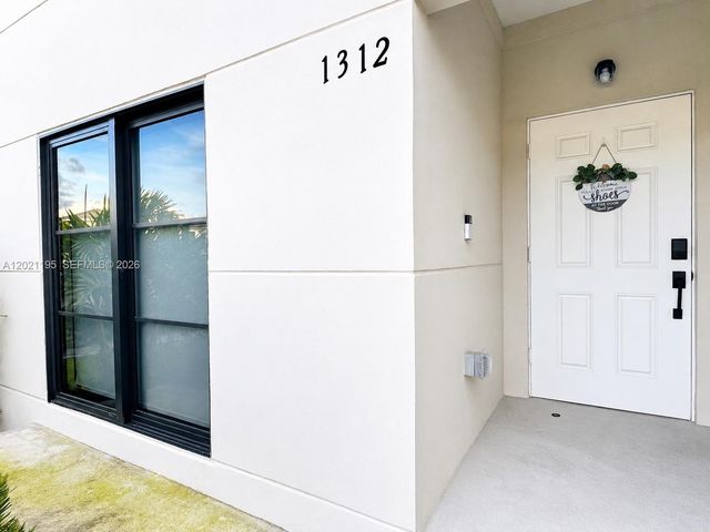 1312 NW 3rd St 1312, Florida City, FL 33034