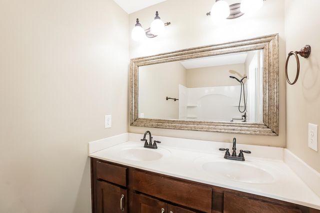 201 Bob White Trail, Oak Grove, KY 42262