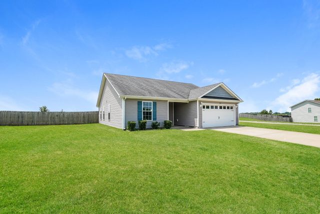 201 Bob White Trail, Oak Grove, KY 42262