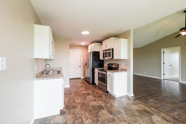 201 Bob White Trail, Oak Grove, KY 42262