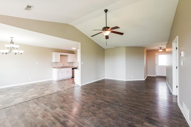 201 Bob White Trail, Oak Grove, KY 42262