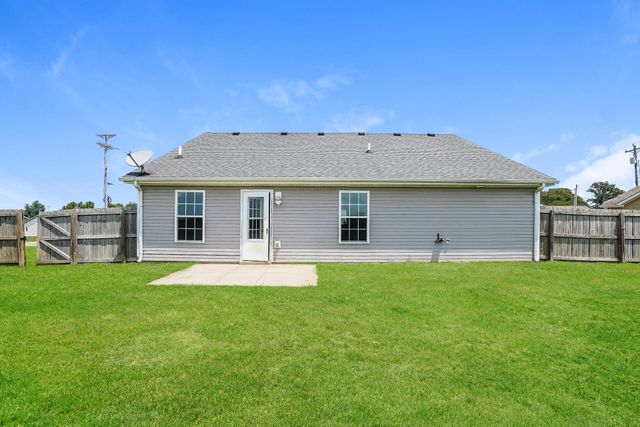 201 Bob White Trail, Oak Grove, KY 42262