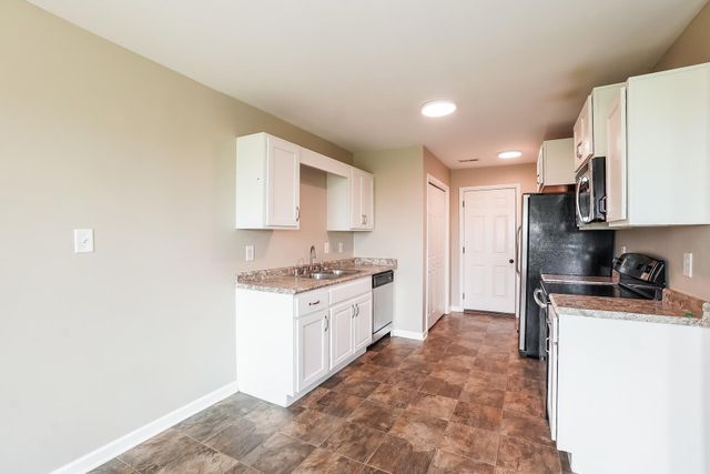 201 Bob White Trail, Oak Grove, KY 42262