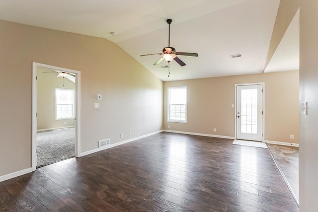 201 Bob White Trail, Oak Grove, KY 42262