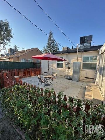 2701 Truxtun Avenue, Bakersfield, CA 93301