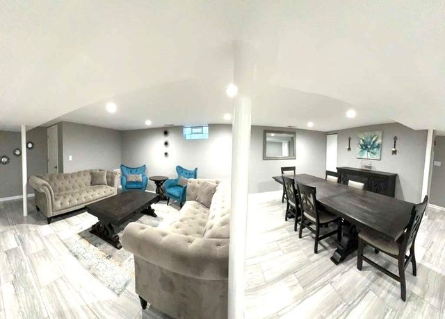 8001 N Elmore Street, Niles, IL 60714