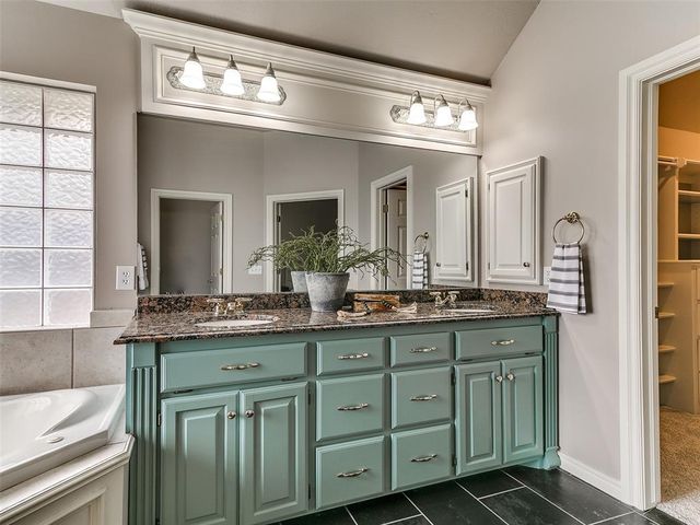 3904 Shortgrass Road, Edmond, OK 73003