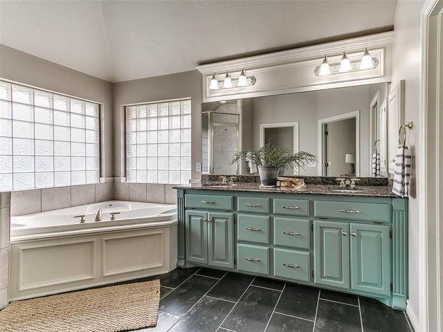 3904 Shortgrass Road, Edmond, OK 73003