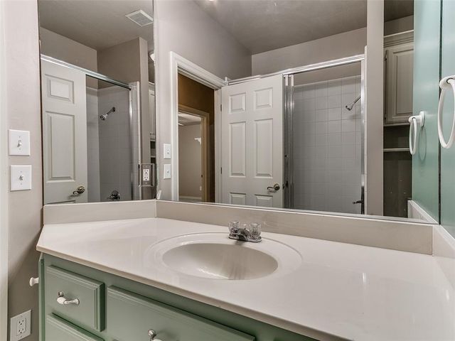 3904 Shortgrass Road, Edmond, OK 73003