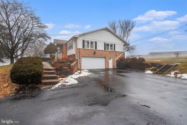 479 FREDERICK DR, Dallastown, PA 17313