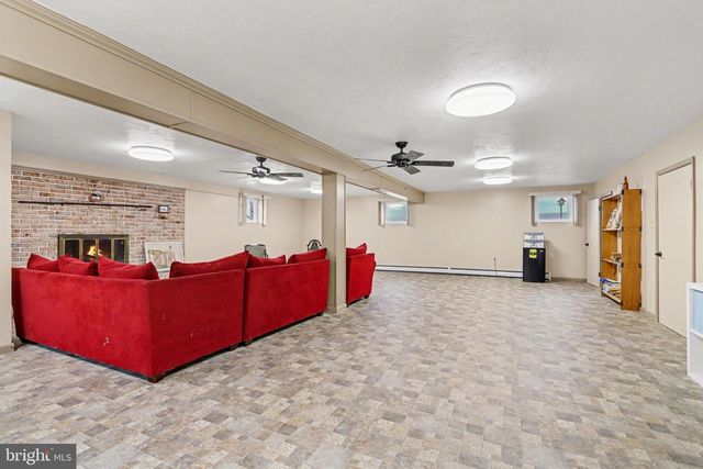 479 FREDERICK DR, Dallastown, PA 17313