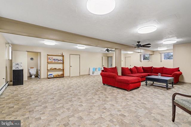 479 FREDERICK DR, Dallastown, PA 17313