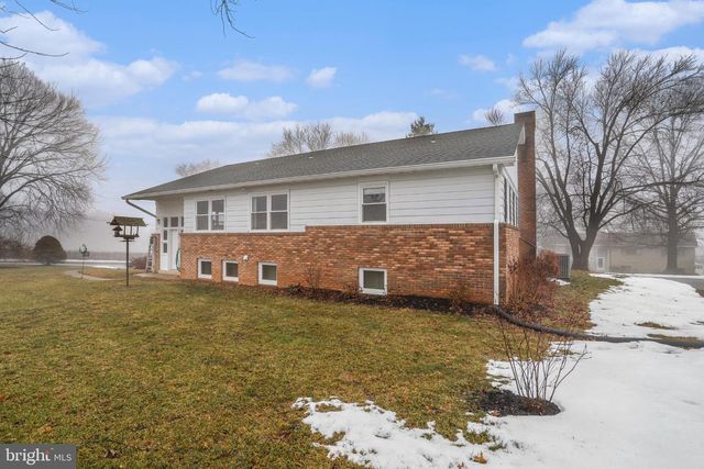 479 FREDERICK DR, Dallastown, PA 17313