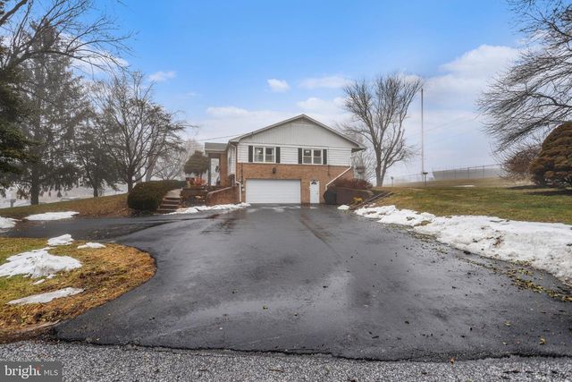 479 FREDERICK DR, Dallastown, PA 17313