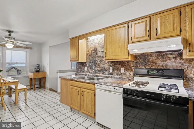 479 FREDERICK DR, Dallastown, PA 17313