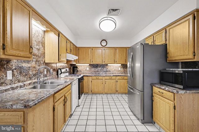 479 FREDERICK DR, Dallastown, PA 17313