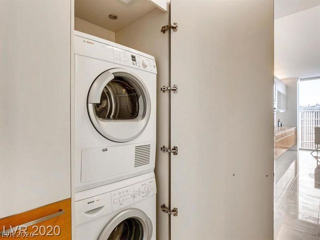3722 Las Vegas Boulevard 2404, Las Vegas, NV 89158