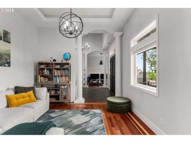 3720 Nw DEVOTO Ln, Portland, OR 97229