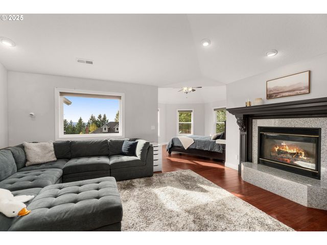 3720 Nw DEVOTO Ln, Portland, OR 97229