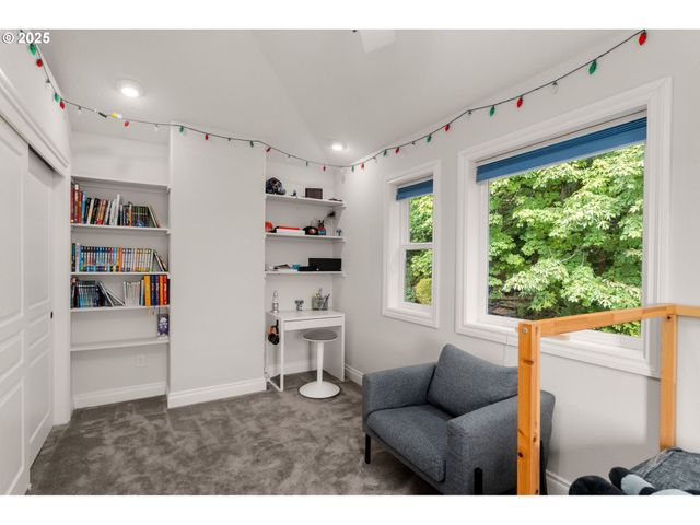 3720 Nw DEVOTO Ln, Portland, OR 97229