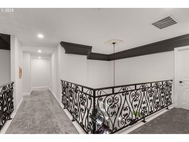 3720 Nw DEVOTO Ln, Portland, OR 97229