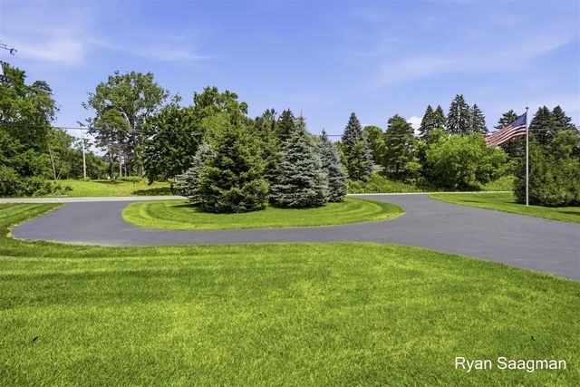 6360 Cannonsburg Road, Belmont, MI 49306