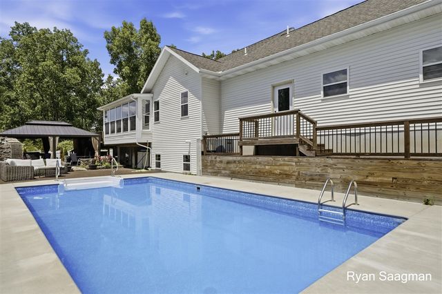 6360 Cannonsburg Road, Belmont, MI 49306